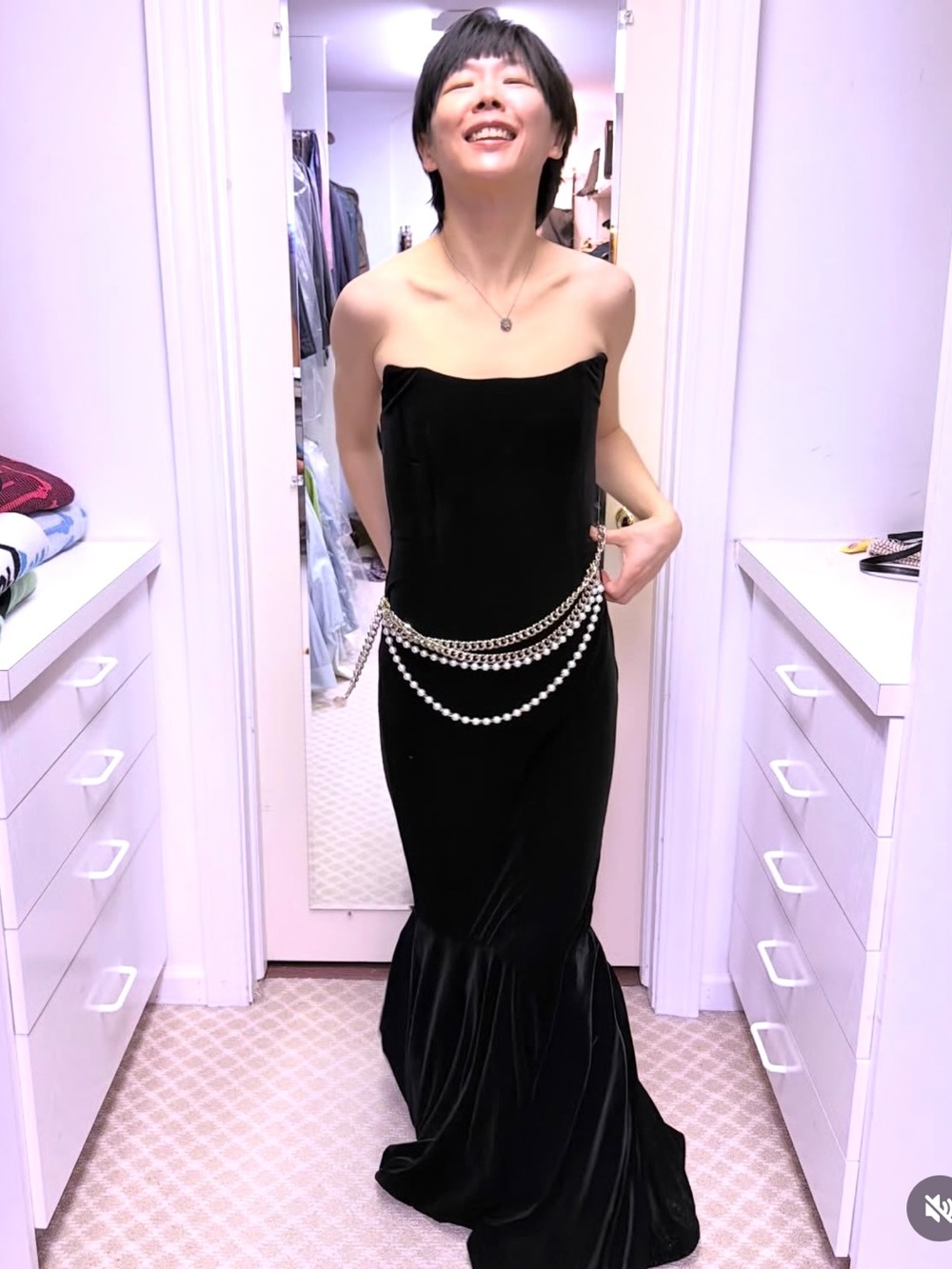 NWOT Self-Portrait Black Strapless Velvet Gown with Chain Accent, Size US 6